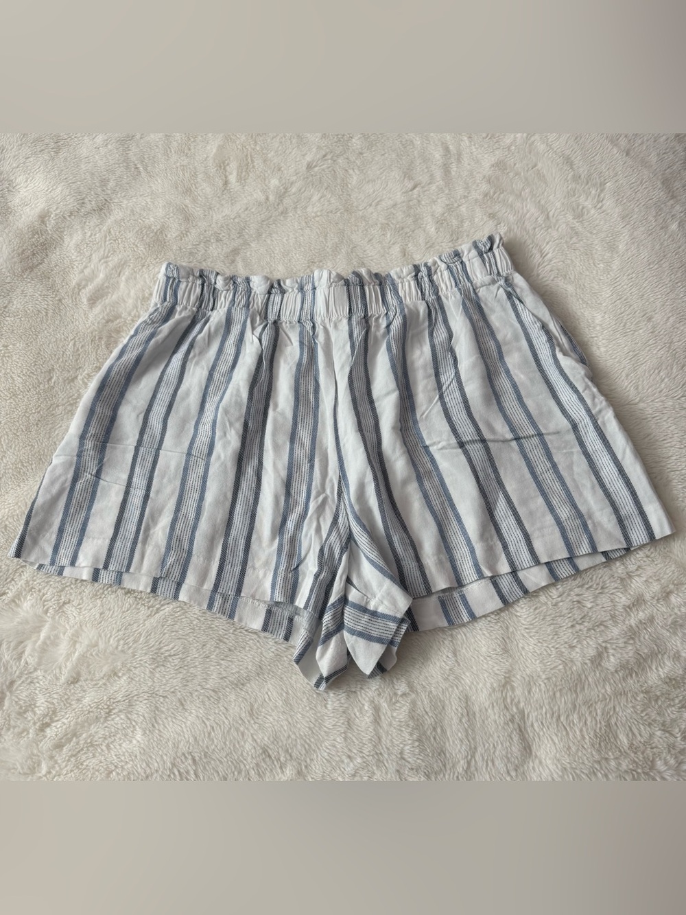 H&M Women’s Blue & White Striped Elastic-Waist Shorts, Size 10